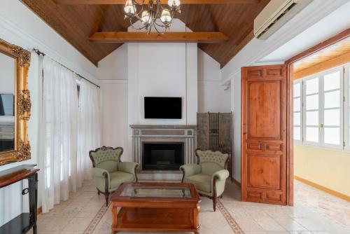 CASA MIRAFLORES - image 10