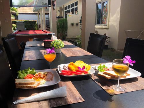 Food and beverages, Ban Don Holidayhome near Thalang Fresh Market