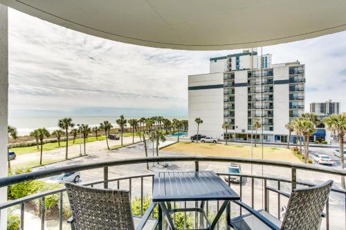 Oceanfront condo Steps to the beach w No Resort Fees Myrtle Beach