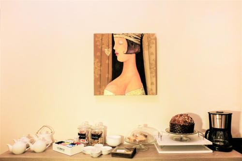 Artistic Charming House - image 4
