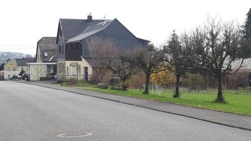 Ferienwohnungen! Kleine Bungalows mit Terrasse!