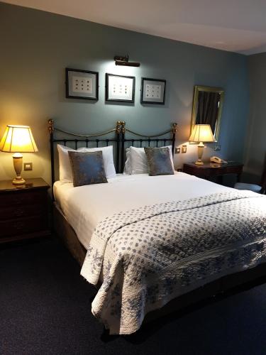 The Listowel Arms Hotel - image 9