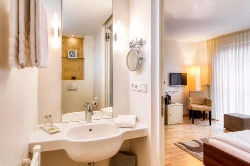 Hotel F-RITZ - main image