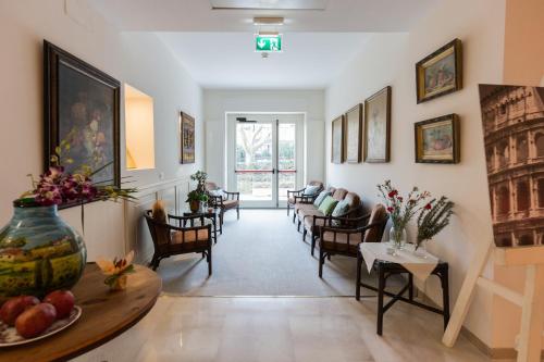 Shared lounge/TV area, Villa Cavalletti Appartamenti in Grottaferrata