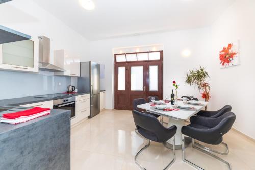  Apartment Kalun, Unterkunft in Kaštela