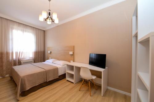 Promenade Hotel - image 4