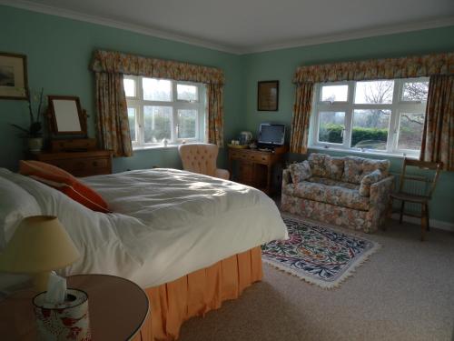 The Newnham White House - image 2