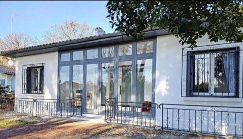 Agreable maison 800Mplage du bassin