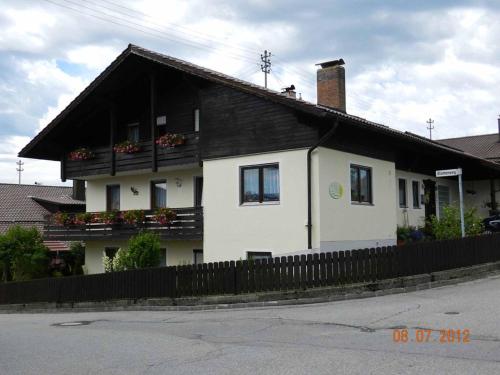 ทัศนียภาพภายนอกโรงแรม, Gästehaus Schmalzreich (Gastehaus Schmalzreich) in ลาม