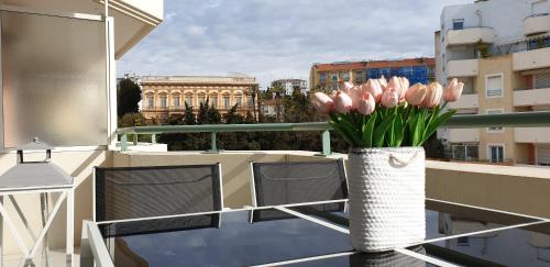 Alery apartment with terrace AC wifi 7th floor a few meters from the sea by Affitto-Nizza - Location saisonnière - Nice