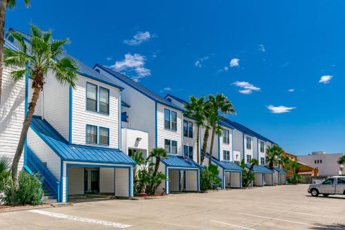 Great Waterfront Escape 209 by Padre Escapes - image 10