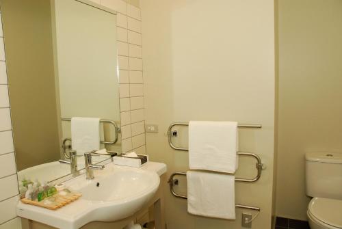 Russell Cottages — Photo 2