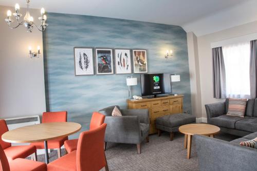 Mercure Warwickshire Walton Hall Hotel & Spa - image 5