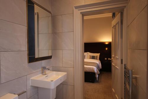 Castlecary House Hotel Room Type - Deluxe Double Room