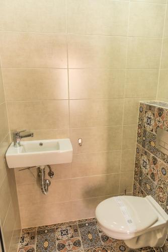 Antique Residence - image 12