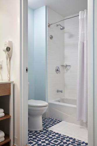 Universal's Endless Summer Resort - Surfside Inn and Suites_1_image