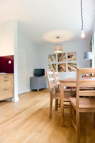 One-Bedroom Apartment Pink