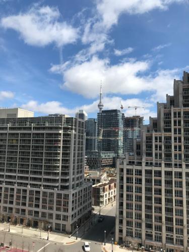 Toronto Downtown 2 bedroom Families only sleeps 5