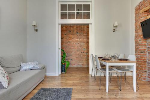 One-Bedroom Apartment image 4
