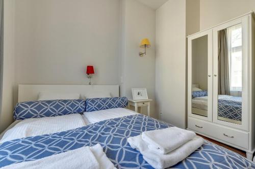 One-Bedroom Apartment image 6