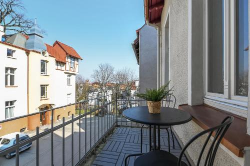 One-Bedroom Apartment image 2