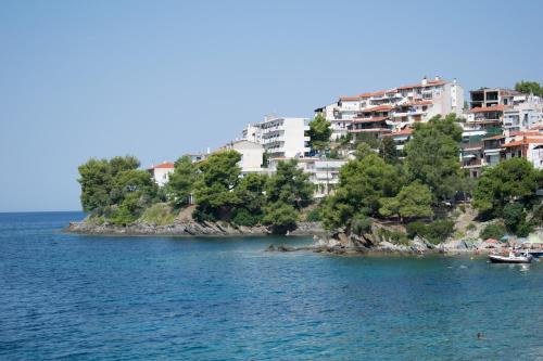  Sirius Apartments in Neos Marmaras