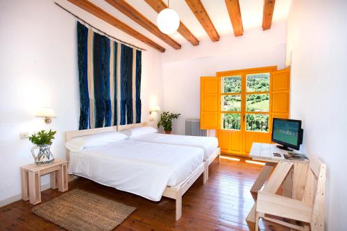 2 twin beds