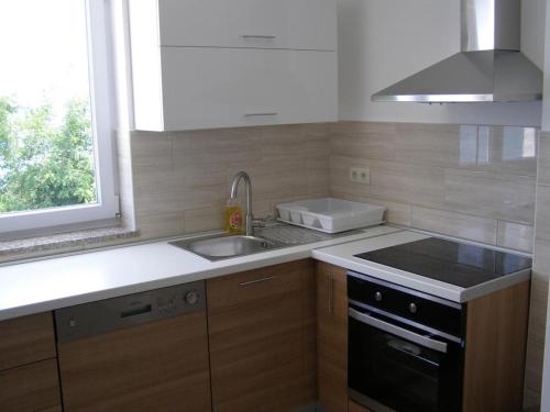 Family friendly seaside apartments Preko Ugljan - 8232 - image 11