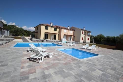  Jana residence - modern holiday resort with swimmingpool, Pension in Vabriga