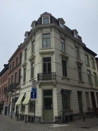  Exclusive Waterfront Apartment in Gent