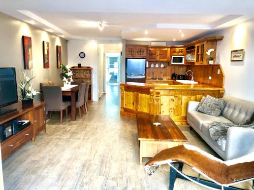 

Superb Townhouse in North Adelaide