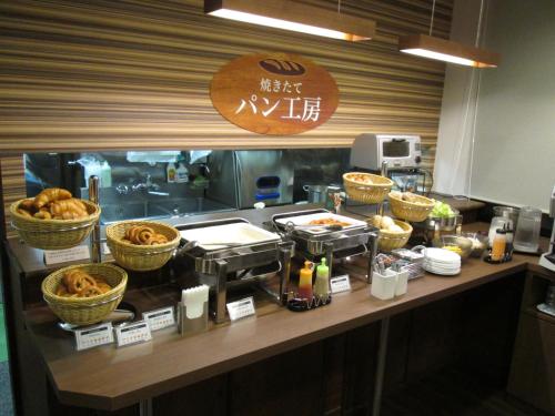 Food and beverages, Hotel Route-Inn Dai-Ni Nagano near Sanada Treasure Museum