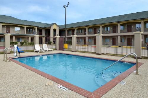 Econo Lodge Inn & Suites Port Arthur near Sabine Pass