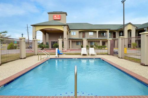 Econo Lodge Inn & Suites Port Arthur near Sabine Pass