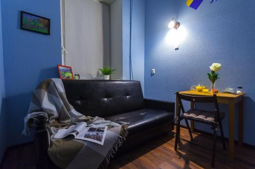 Guests Love by Moscow Station - image 6