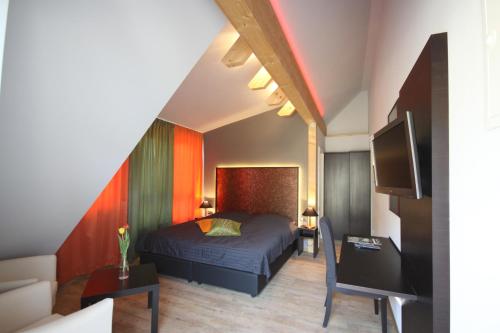 1 queen bed