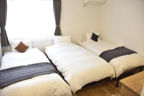 Triple Room with Bathroom - Non-Smoking