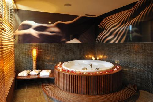 อ่างแช่น้ำร้อน, Hotel Balnea Superior - Terme Krka in โดเลนจ์สเกโทพลิซ