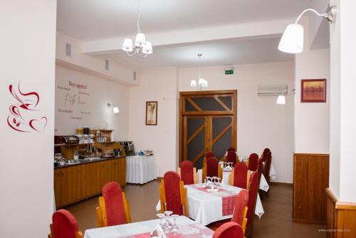 Hotel Iris - image 5