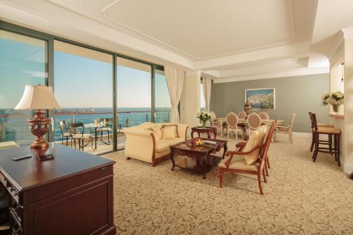 Royal Princess Hotel - image 6