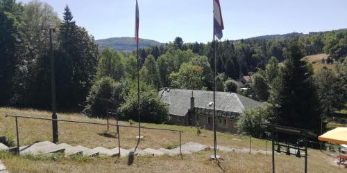 Olivin Kytlice Hiker Huts