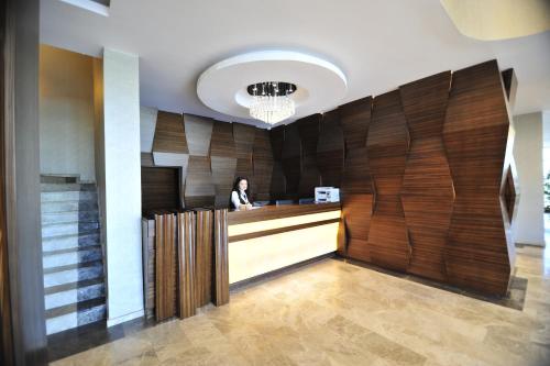 Grand Cenas Hotel in Agri