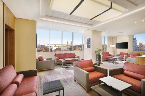 设施服务, Park Mall Hotel & Conference Center in 塞提夫