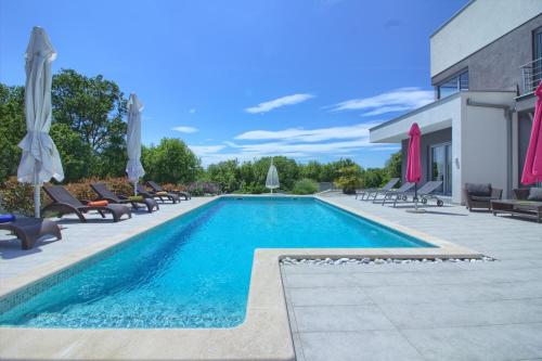  Beautiful Modern Villa Windrose in Krnica in 52208 Krnica