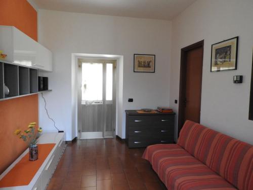  Cozy Cottage in Castelletto sopra Ticino near River, Pension in Castelletto sopra Ticino