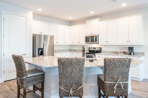 Cozy Home Near Disney by Rentyl with Private Pool, Air Hockey Table & Resort Amenities - 201B in Orlando, USA
