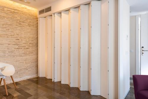 Apartment with Balcony Cathedral views (1st floor) image 10
