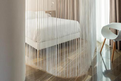 Apartment with Balcony (adapted) image 8