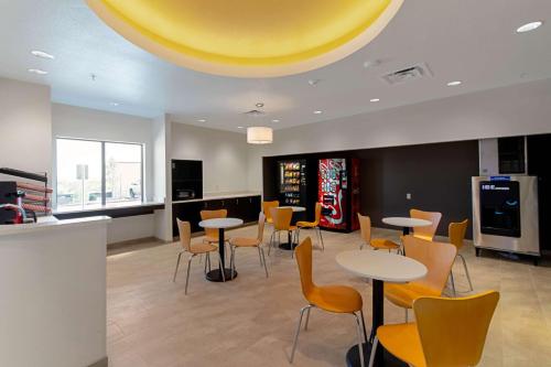 Studio 6 Austin Airport in Austin, USA
