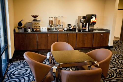 Americas Best Value Inn Roosevelt/Ballard - image 8